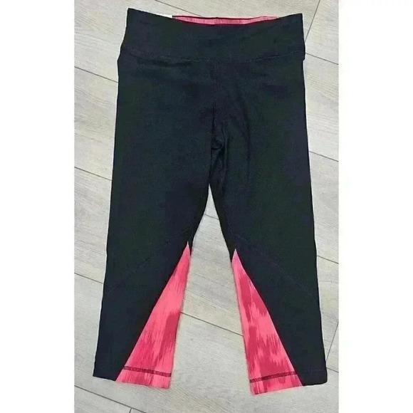 NWT Under Armour Women's Compression Capri Leggings Black Pink Size Small - Picture 2 of 8